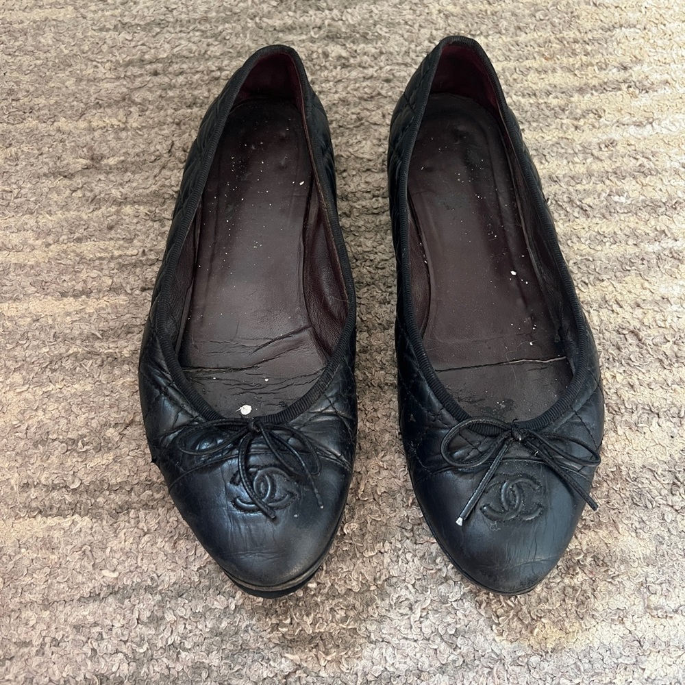Chanel CC logo leather ballet flats size 40